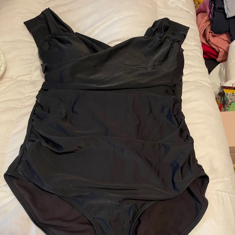 Pre-Owned Tropiculture from Swimsuitsforall